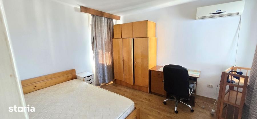 Apartament cu 3 camere decomandat în Independenței