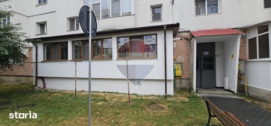 Apartament cu 2 camere semidecomandat în Mioriței