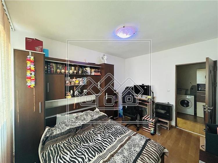 Apartament cu 3 camere decomandat în Mihai Viteazul