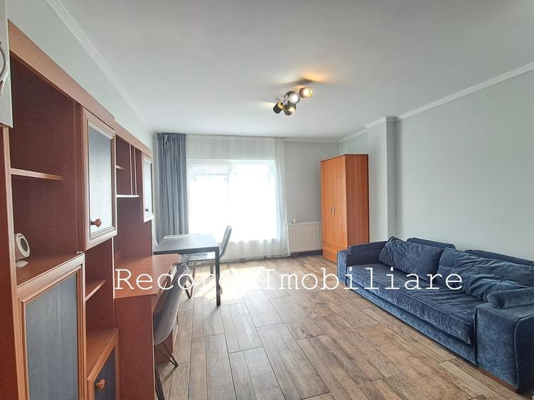 Apartament cu 3 camere decomandat în Florești