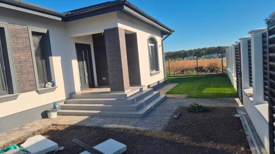 Casă individuală cu 4 camere cu Garaj în Tărtășești