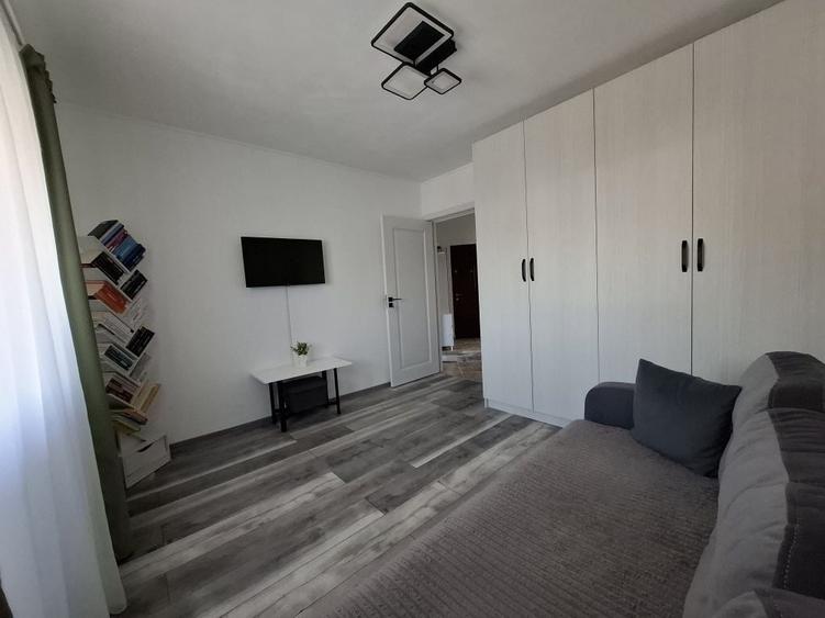 Apartament cu 2 camere decomandat în Liliacului