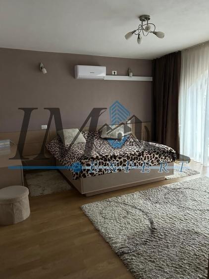 Casă individuală cu 7 camere cu Canalizare în Central