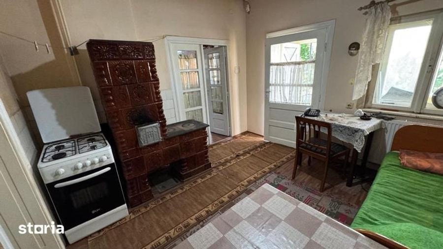 Casă cu 4 camere cu Teren 150 Mp în Central
