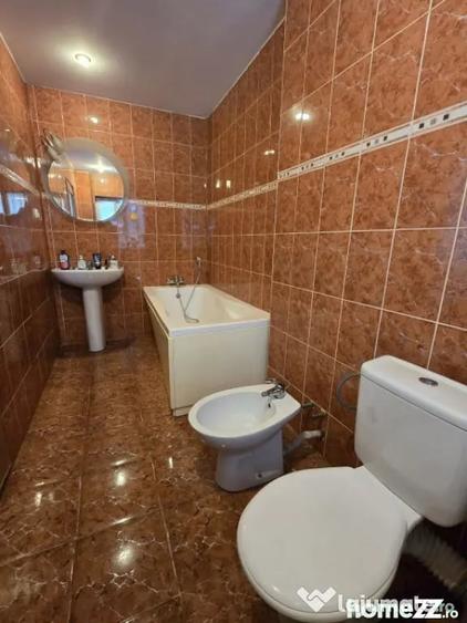 Casă cu 6 camere cu Teren 312 Mp în Eroii Revoluției
