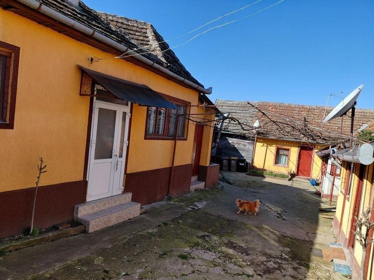 Casă cu 4 camere în Măderat