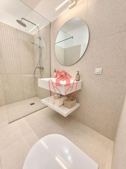 Apartament cu 3 camere decomandat, mobilat în Băneasa