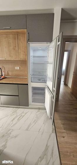 Apartament cu 3 camere, mobilat în Tractorul
