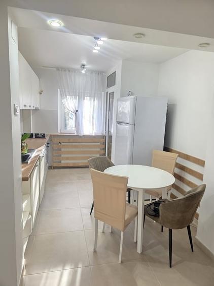 Apartament cu 3 camere decomandat în Dorobanți