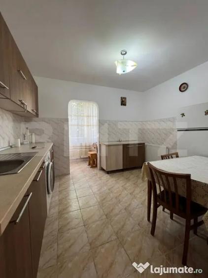 Apartament cu 2 camere decomandat, mobilat în Central
