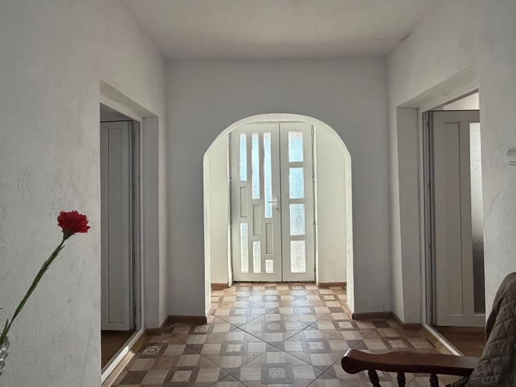 Casă individuală cu 5 camere cu Teren 1200 Mp în Ghidici