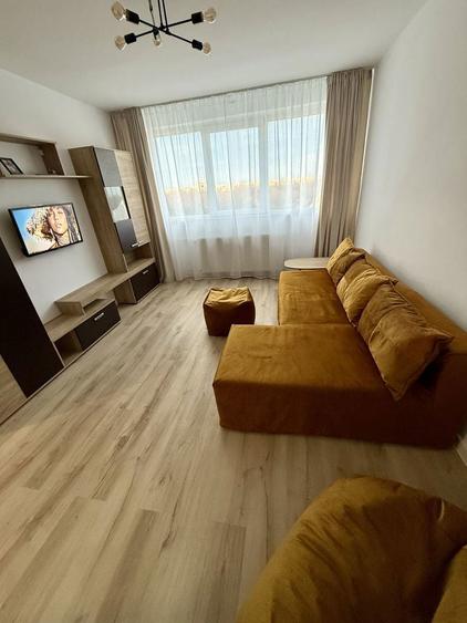 Apartament cu 2 camere decomandat în Eroii Revoluției