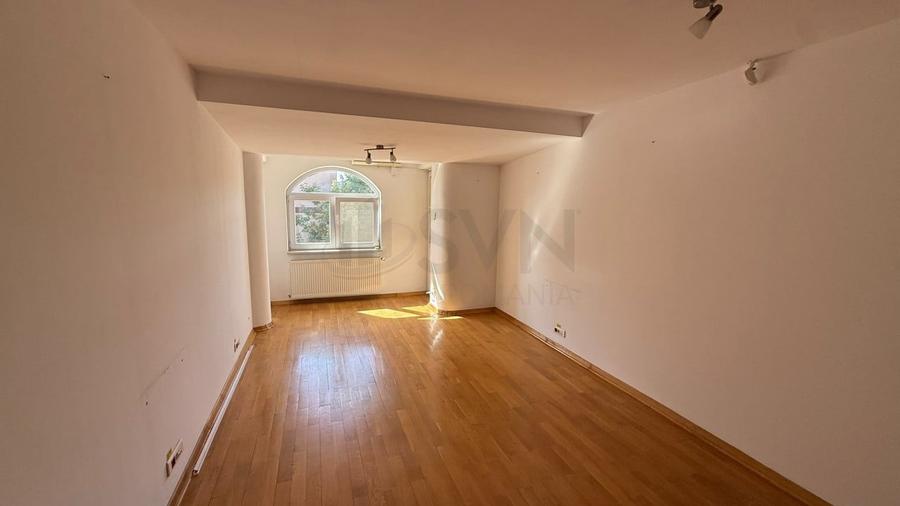 Casă individuală cu 10 camere cu Canalizare în Floreasca