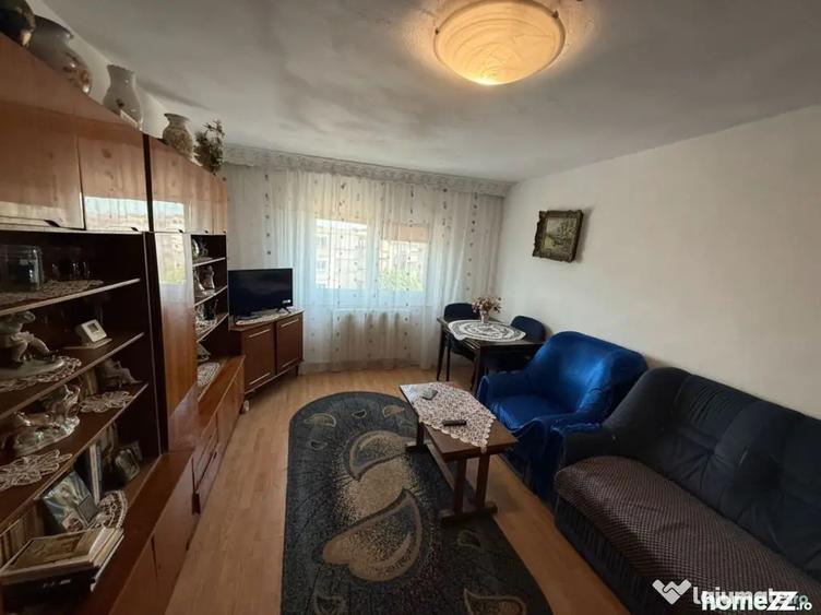 Apartament cu 3 camere decomandat în Tomis III