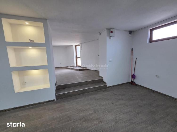 Casă cu 8 camere cu Teren 316 Mp în Dăești