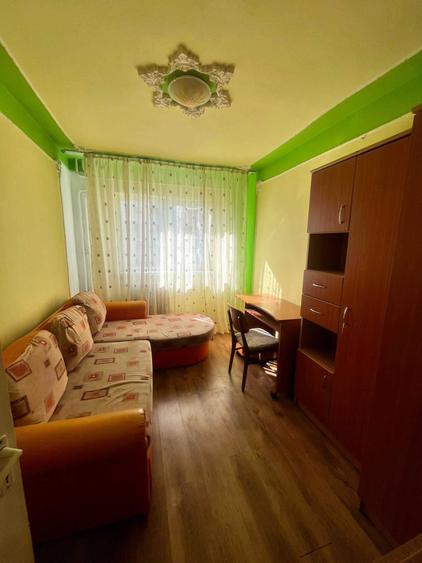 Apartament cu 3 camere decomandat în Dosu Bricii