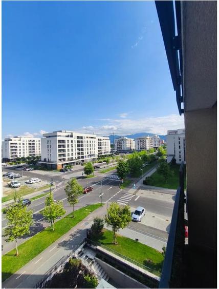 Apartament cu 2 camere semidecomandat, mobilat în Tractorul
