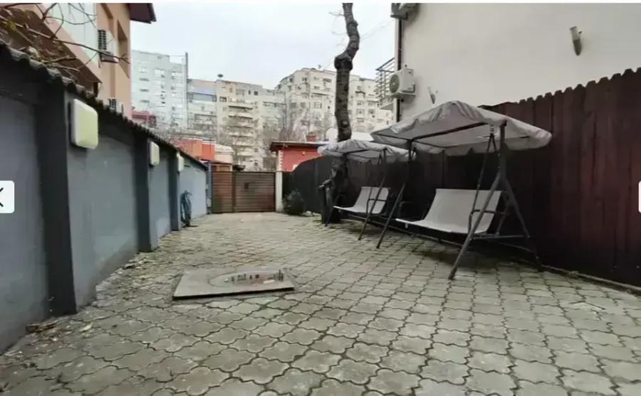 Casă individuală cu 6 camere cu Canalizare în P-ța Alba Iulia