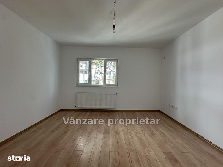 Apartament cu 3 camere semidecomandat în Centrul Civic