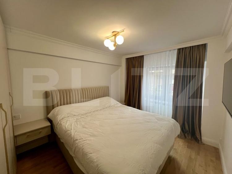 Apartament cu 3 camere semidecomandat, mobilat în Ultracentral