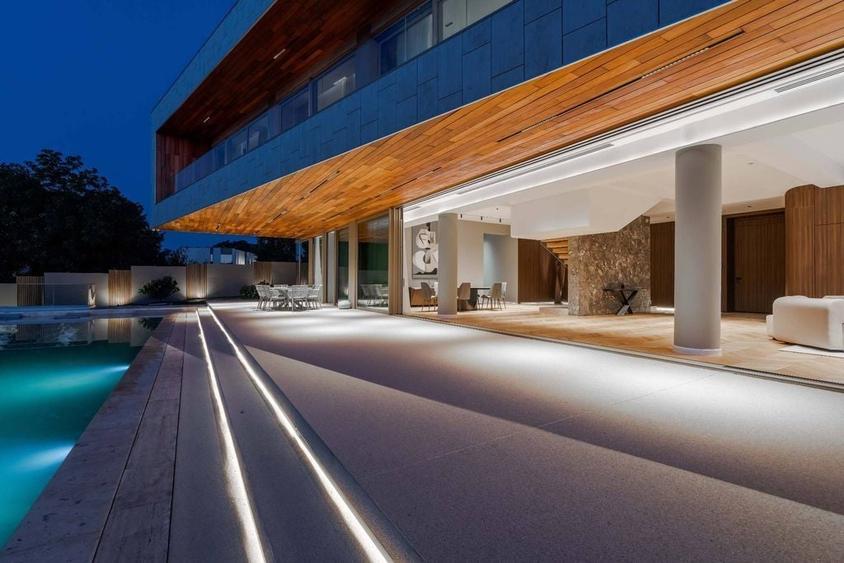 Casă individuală cu 7 camere cu Piscina în Ghermănești