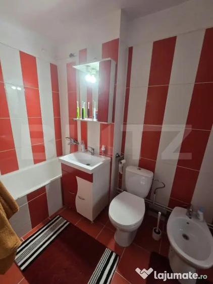 Apartament cu 3 camere decomandat în Micro 4