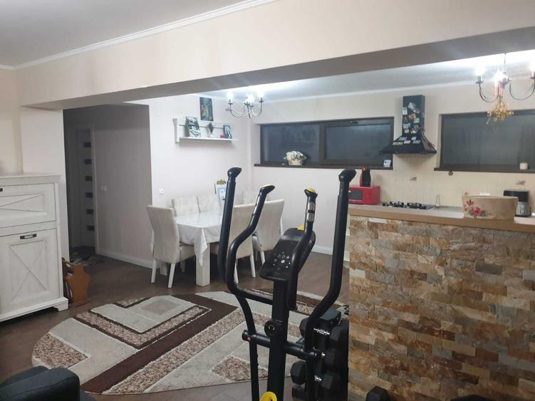 Apartament cu 2 camere decomandat în Exterior Vest