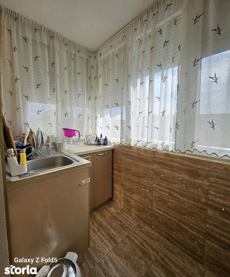 Apartament cu 3 camere decomandat în Rogerius