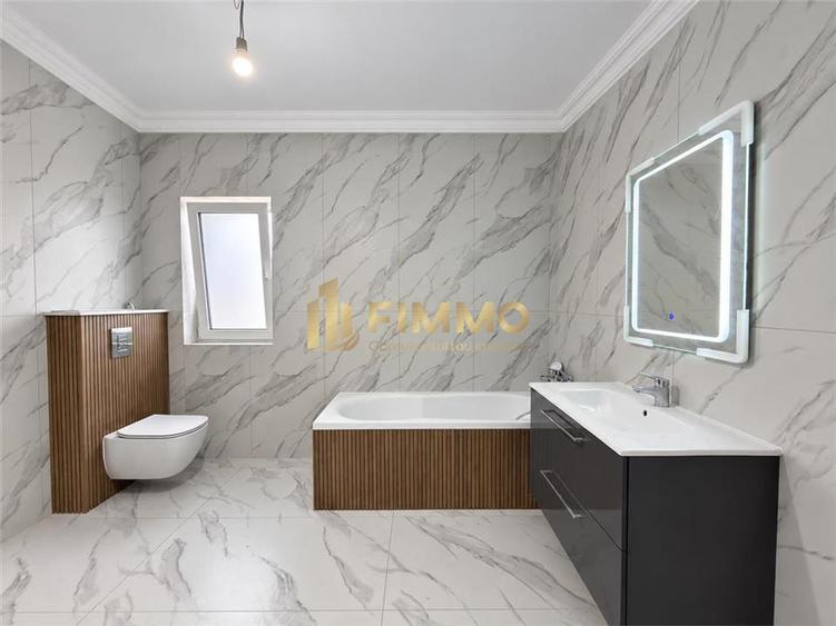 Duplex cu 4 camere cu Canalizare în Ipotești