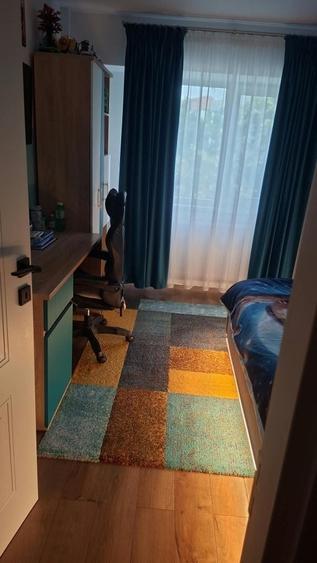 Apartament cu 3 camere decomandat în Lehnești