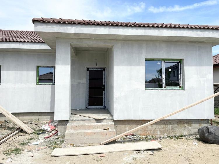 Duplex cu 3 camere cu Canalizare în Moșnița Nouă