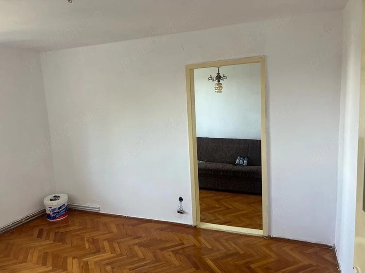 Apartament cu 3 camere nedecomandat în Micro 1