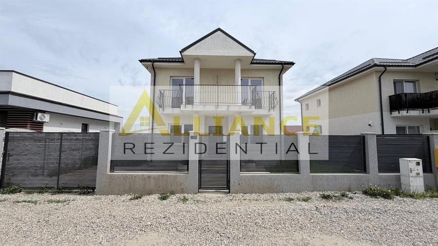 Casă individuală cu 4 camere cu Canalizare în Berceni