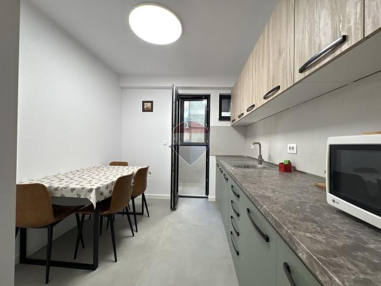 Apartament cu 3 camere decomandat, mobilat în Tomis Nord