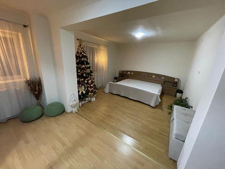 Apartament cu 5 camere decomandat, mobilat în Bogdăneștilor