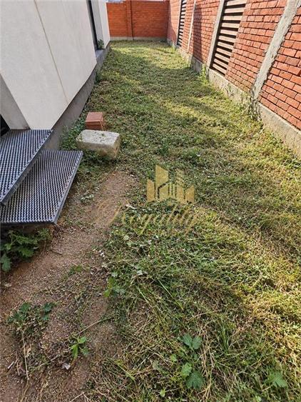 Apartament cu 3 camere decomandat în Girocului