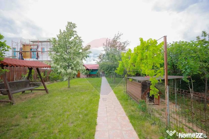 Casă cu 5 camere cu Teren 1000 Mp în Sânmartin