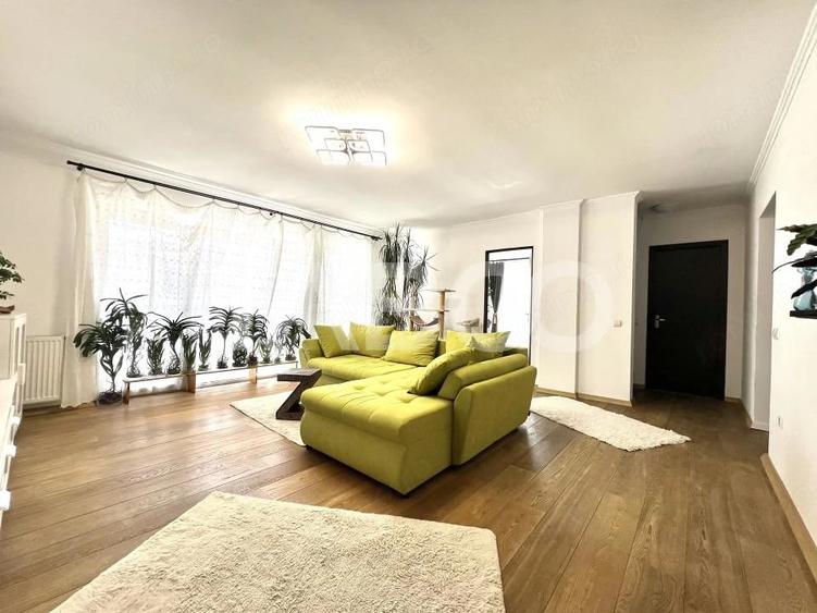 Apartament cu 4 camere semidecomandat în Între Lacuri