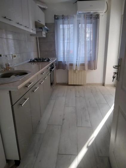 Apartament cu 2 camere decomandat în Virtuții