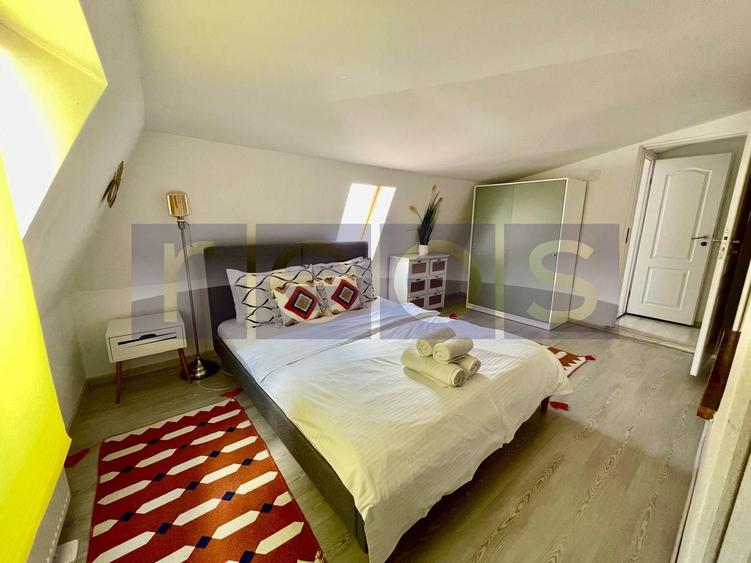 Apartament cu 4 camere semidecomandat, mobilat în P-ța Unirii