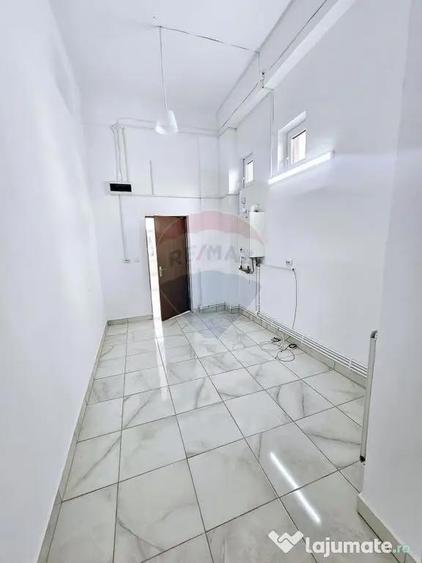 Spa?iu comercial de 40mp de inchiriat in zona 1 Mai - 12