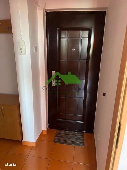 Garsonieră în Vest