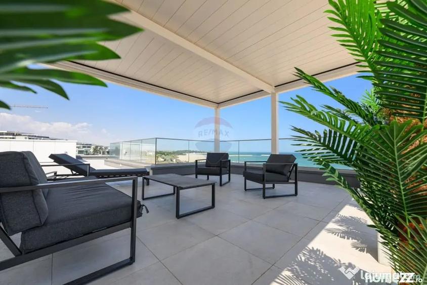 Apartament cu 4 camere decomandat în Olimp