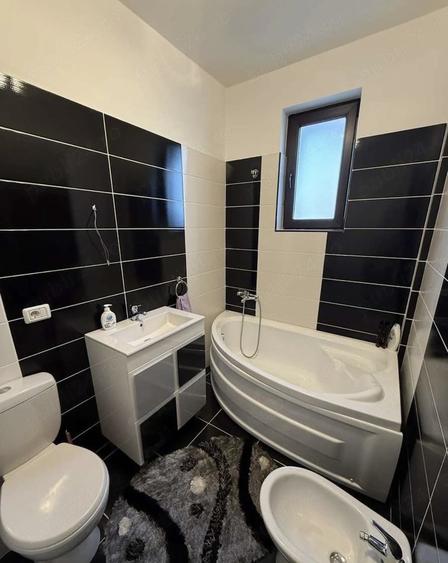 Apartament cu 3 camere decomandat în Negru Vodă