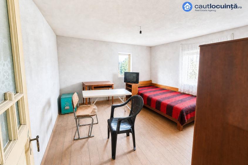 Casă cu 5 camere cu Teren 4900 Mp în Micești