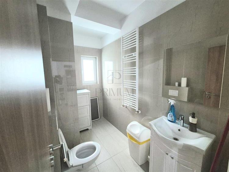 Birou, de 100 mp, în Complex Studențesc