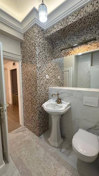 Apartament cu 3 camere decomandat, mobilat în Centru Civic