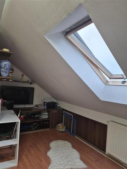 Apartament cu 3 camere semidecomandat, mobilat în Berceni