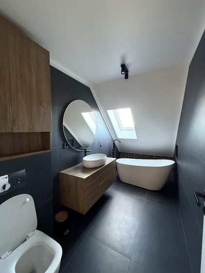 Apartament cu 3 camere decomandat în Florești