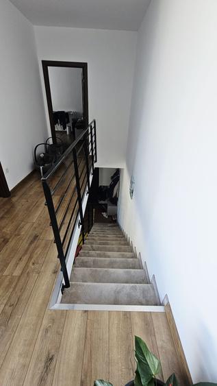 Apartament cu 3 camere decomandat în Exterior Vest
